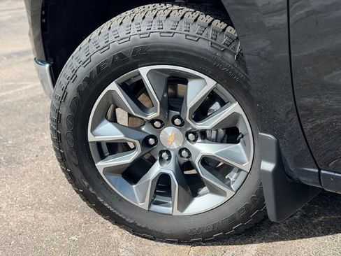 Used 2026 Chevrolet Silverado 1500 LT AWD/4WD image 18