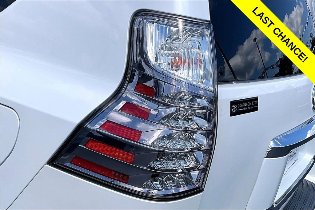 Used 2016 Lexus GX 460 w/ Premium Package AWD/4WD image 30