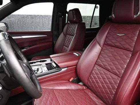 Used 2025 Cadillac Escalade Sport w/ Touring Package AWD/4WD image 7