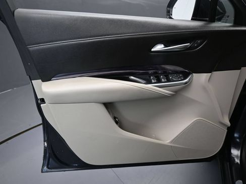 Used 2023 Cadillac XT4 Luxury FWD image 13