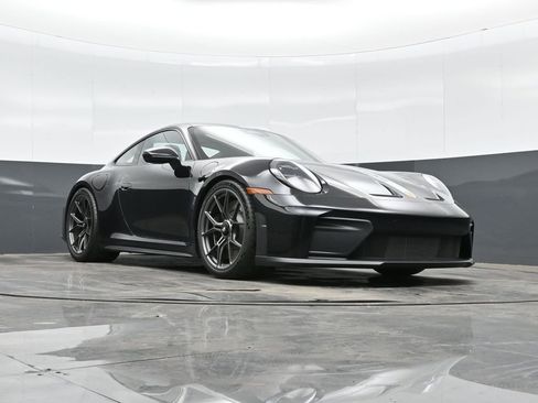 Certified 2026 Porsche 911 GT3 RWD image 40