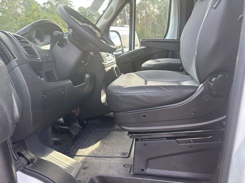 Used 2025 RAM ProMaster 2500 w/ Convenience Group image 45