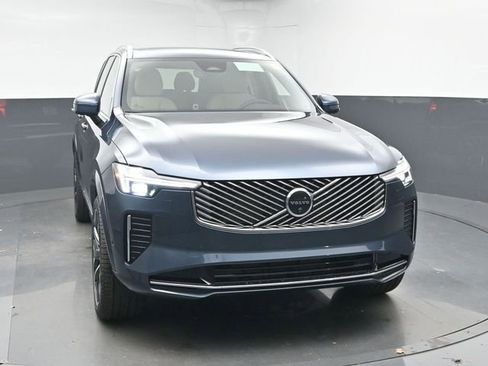 New 2026 Volvo XC90 B6 Plus w/ Protection Package Premier image 2