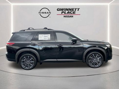 New 2026 Nissan Pathfinder SL image 4