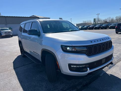 Used 2025 Jeep Wagoneer Series II w/ Convenience Group I AWD/4WD image 4