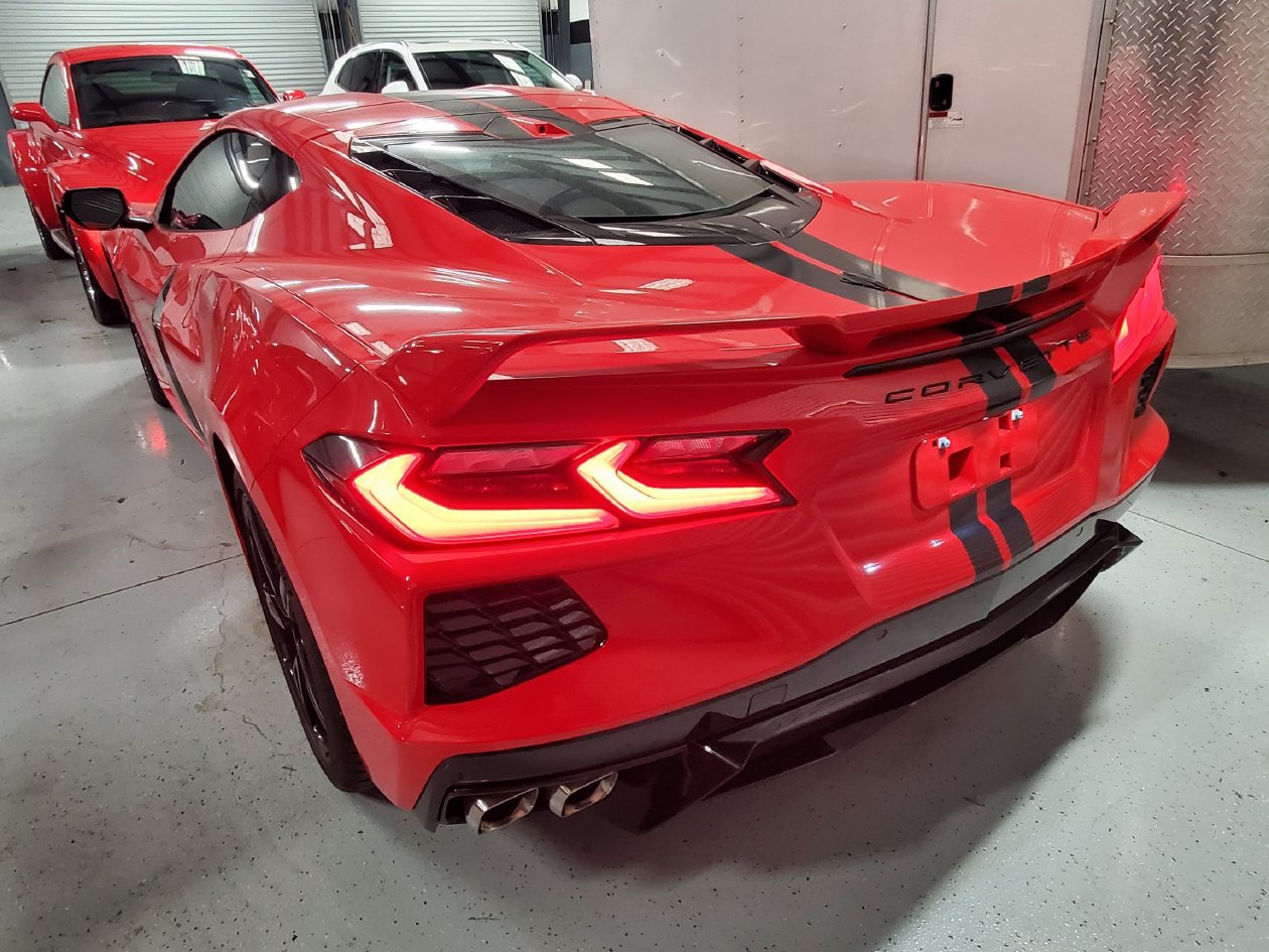 Used 2020 Chevrolet Corvette Stingray Preferred Cpe w/ 2LT Preferred Equipment Group RWD image 3