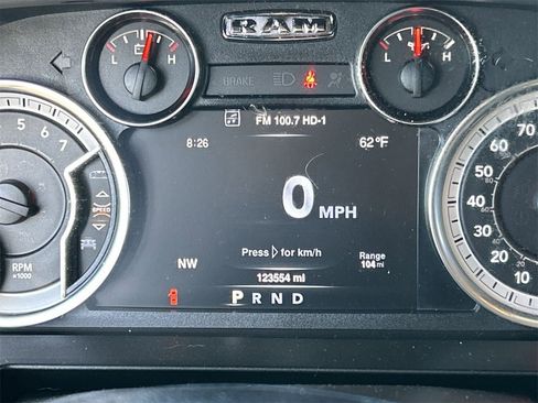 Used 2020 RAM 1500 Classic SLT w/ Luxury Group image 28