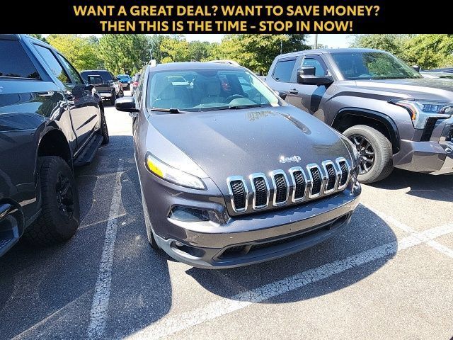 Used 2016 Jeep Cherokee Latitude w/ Cold Weather Group AWD/4WD image 3