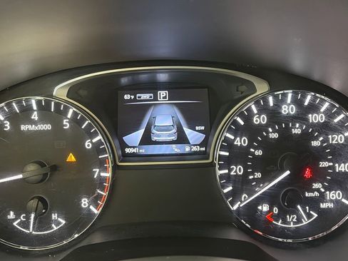 Used 2016 Nissan Pathfinder Platinum w/ Family Entertainment Package AWD/4WD image 15