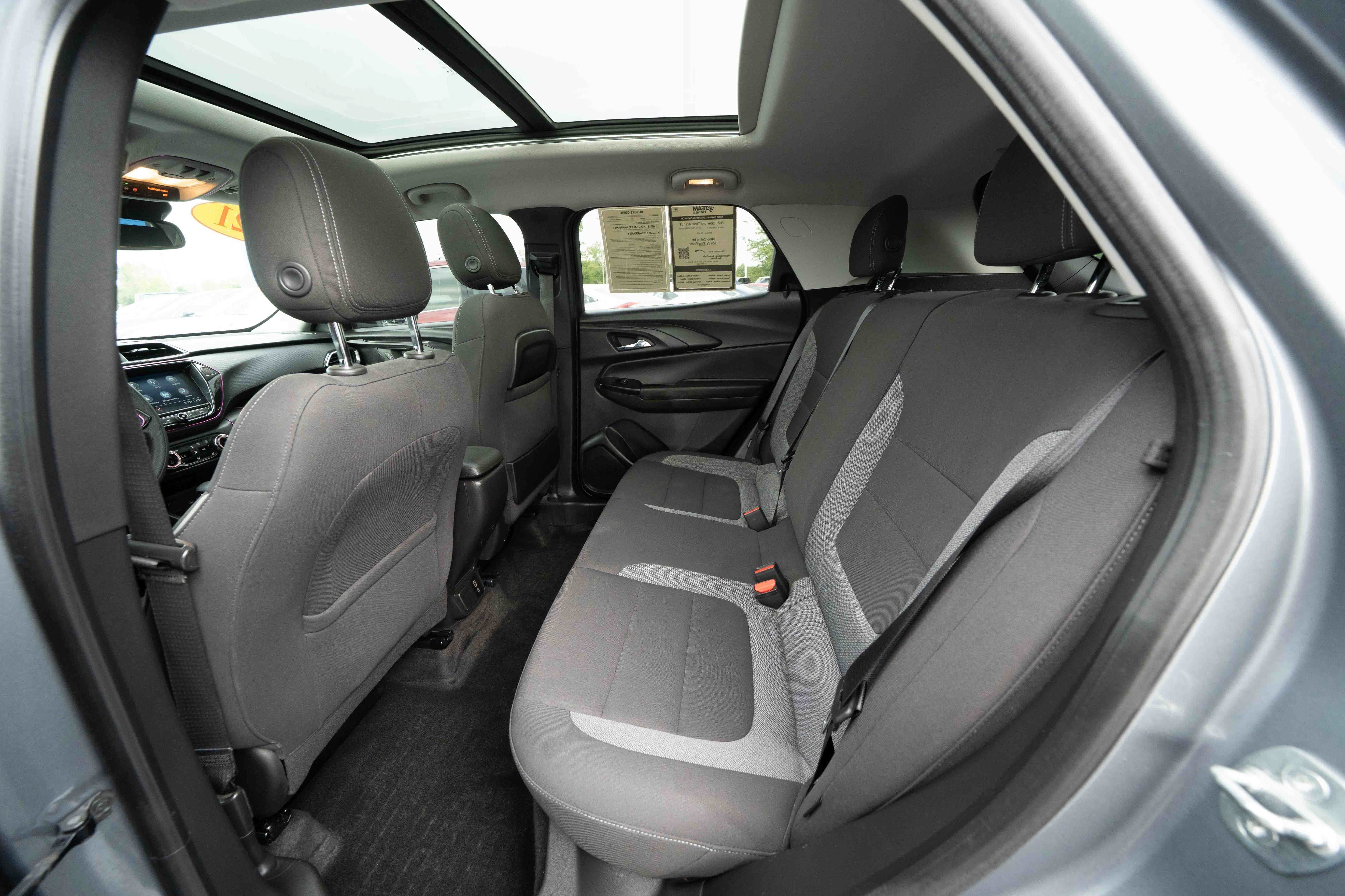 Used 2021 Chevrolet TrailBlazer LT w/ Sun and Liftgate Package FWD image 23