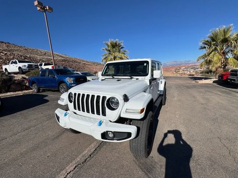 Used 2021 Jeep Wrangler Unlimited Sahara image 1
