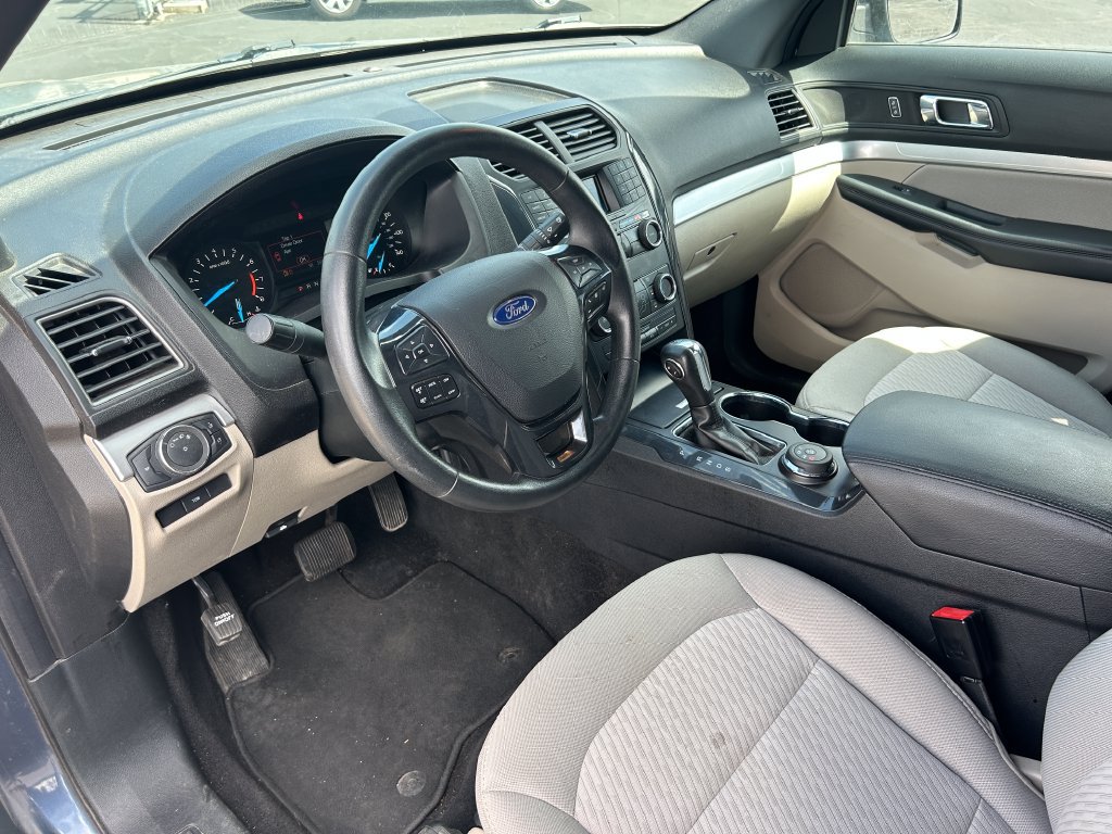Used 2019 Ford Explorer 4WD w/ Class III Trailer Tow Package image 23