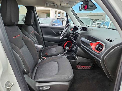 Used 2023 Jeep Renegade Trailhawk AWD/4WD image 21
