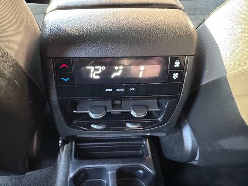 Used 2021 Jeep Grand Cherokee L Laredo image 36