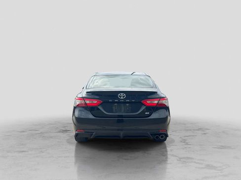 Used 2018 Toyota Camry SE FWD image 5
