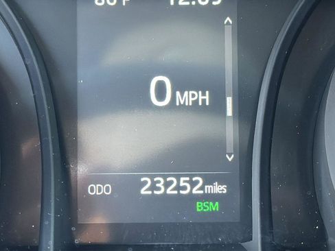 Used 2024 Toyota Camry SE image 14