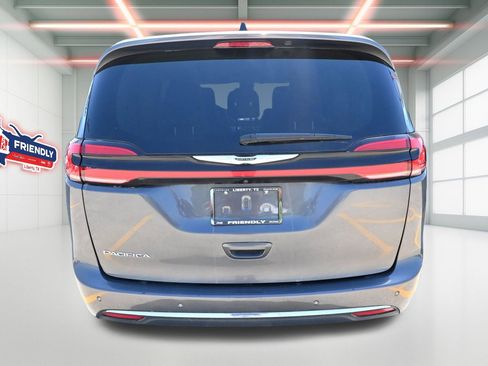 Used 2023 Chrysler Pacifica Touring-L FWD image 37