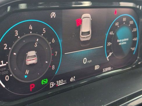Used 2025 Volkswagen Atlas Cross Sport SE FWD image 16