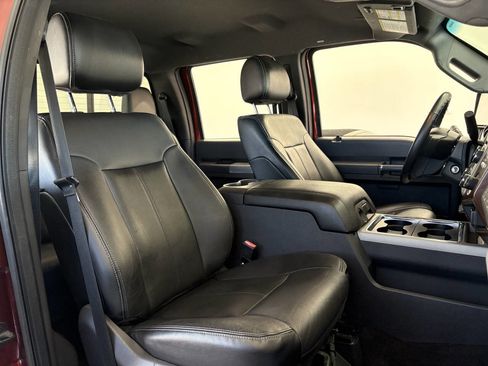 Used 2015 Ford F250 Lariat w/ Lariat Interior Package image 17