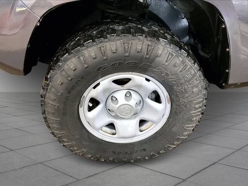 Certified 2020 Toyota Tacoma SR image 11