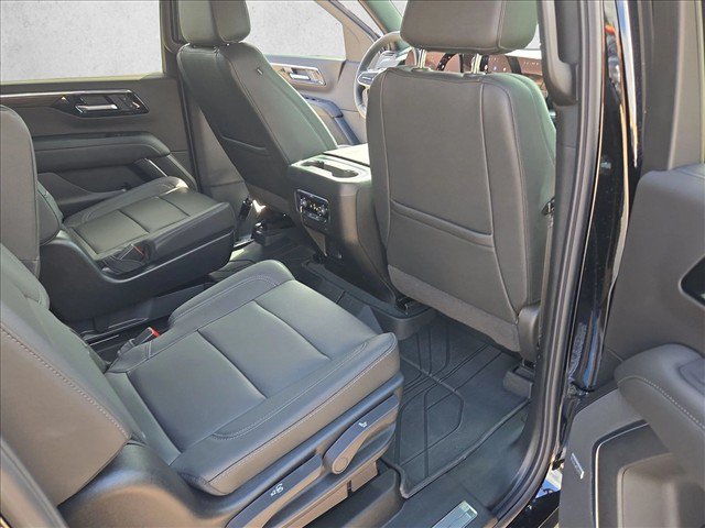 Used 2026 Chevrolet Suburban LT w/ Comfort Package RWD image 21
