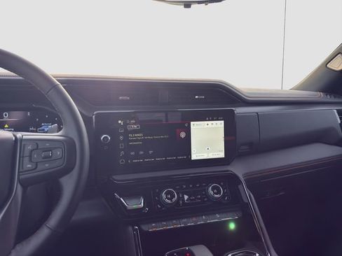 Used 2025 GMC Sierra 1500 AT4 w/ AT4 Premium Package image 28