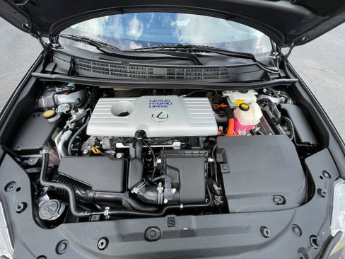 Used 2013 Lexus CT 200h w/ Premium Pkg w/Navigation FWD image 31
