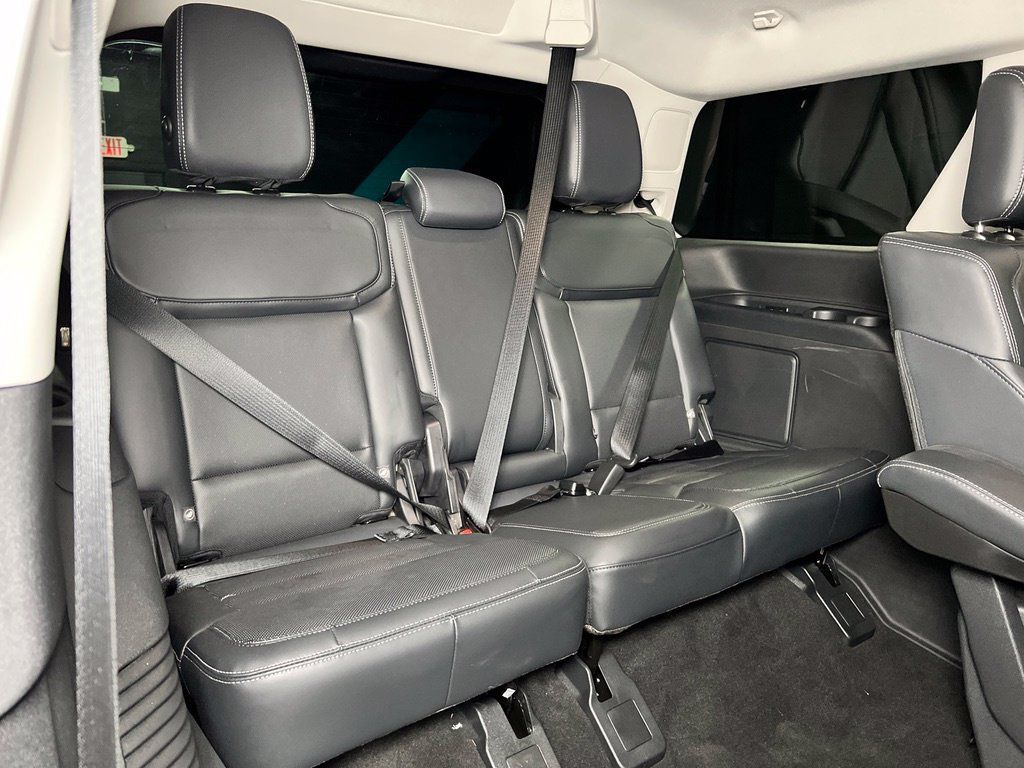 Used 2025 Ford Expedition Platinum w/ Driver's Package AWD/4WD image 23