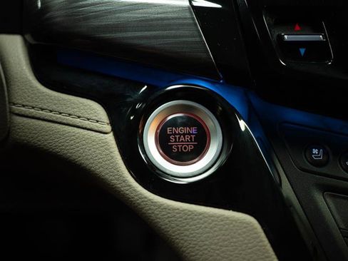 Used 2024 Honda Odyssey Elite image 23