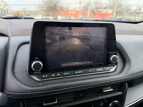 Used 2021 Nissan Rogue S image 19