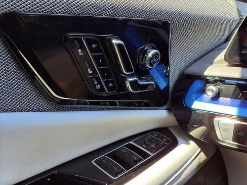 New 2025 Cadillac Optiq Luxury 2 image 20