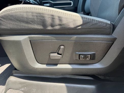 Used 2024 RAM 2500 Big Horn AWD/4WD image 24