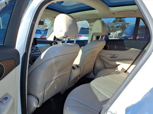 Used 2022 Mercedes-Benz GLC 300 4MATIC image 21