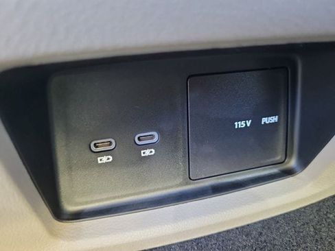 New 2026 Volkswagen Atlas SE FWD image 13