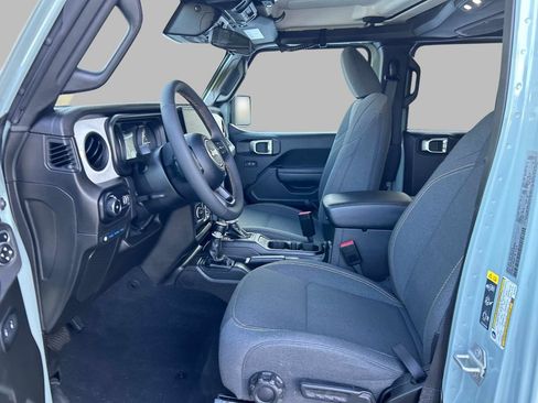 Used 2024 Jeep Wrangler Unlimited w/ Convenience Group image 12