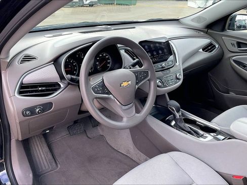 Used 2025 Chevrolet Malibu LT image 14
