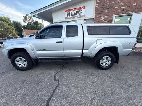 Used 2010 Toyota Tacoma 4x4 Access Cab V6 image 8