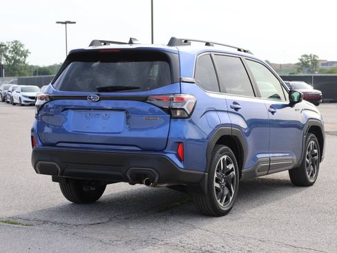 Used 2025 Subaru Forester Limited AWD/4WD image 9