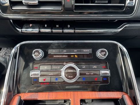 Used 2024 Lincoln Navigator Reserve image 21