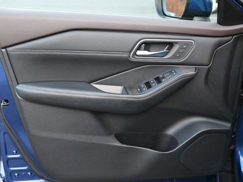 Used 2023 Nissan Rogue Platinum w/ Platinum Premium Package image 25