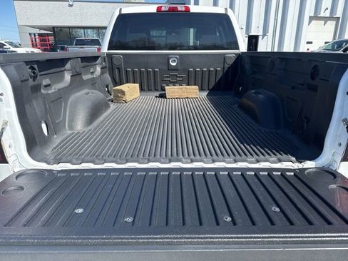 Used 2016 Chevrolet Silverado 1500 Custom w/ Custom Convenience Package image 9