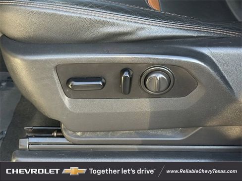 Used 2022 GMC Sierra 2500 AT4 image 36