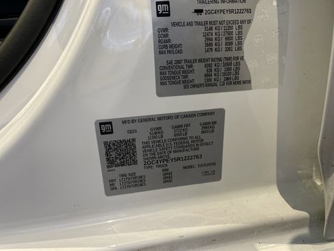 Used 2024 Chevrolet Silverado 2500 LTZ w/ LTZ Convenience Package image 38