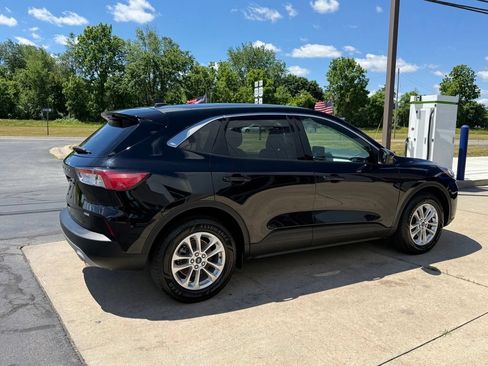 Certified 2021 Ford Escape SE FWD image 10