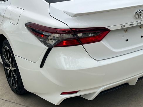 Used 2023 Toyota Camry SE FWD image 12