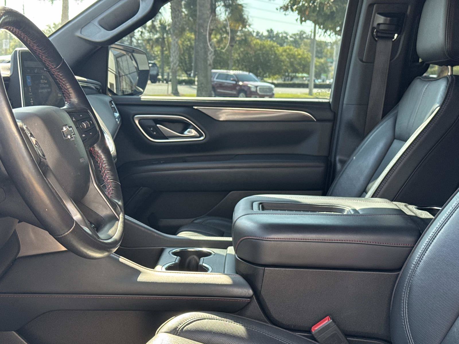 Used 2021 Chevrolet Suburban RST w/ Luxury Package RWD image 14