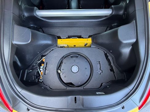 Used 2017 Nissan 370Z Touring RWD image 40
