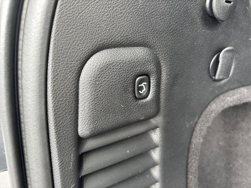 Used 2019 Jeep Grand Cherokee Altitude AWD/4WD image 10