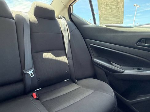 Used 2025 Nissan Altima 2.5 SV FWD image 37