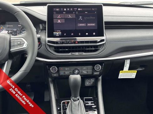 New 2026 Jeep Compass Latitude image 8